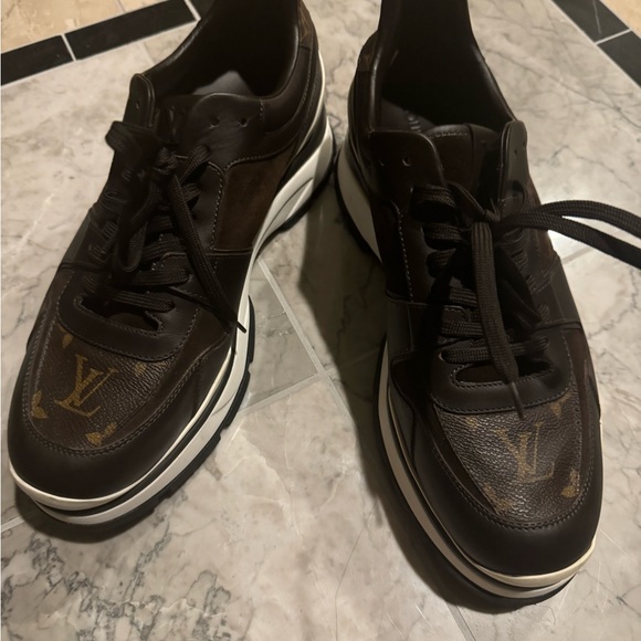 NEW- Louis Vuitton Monogrammed Running Shoes- 7.5 men’s size 9 women’s. - Picture 6 of 14